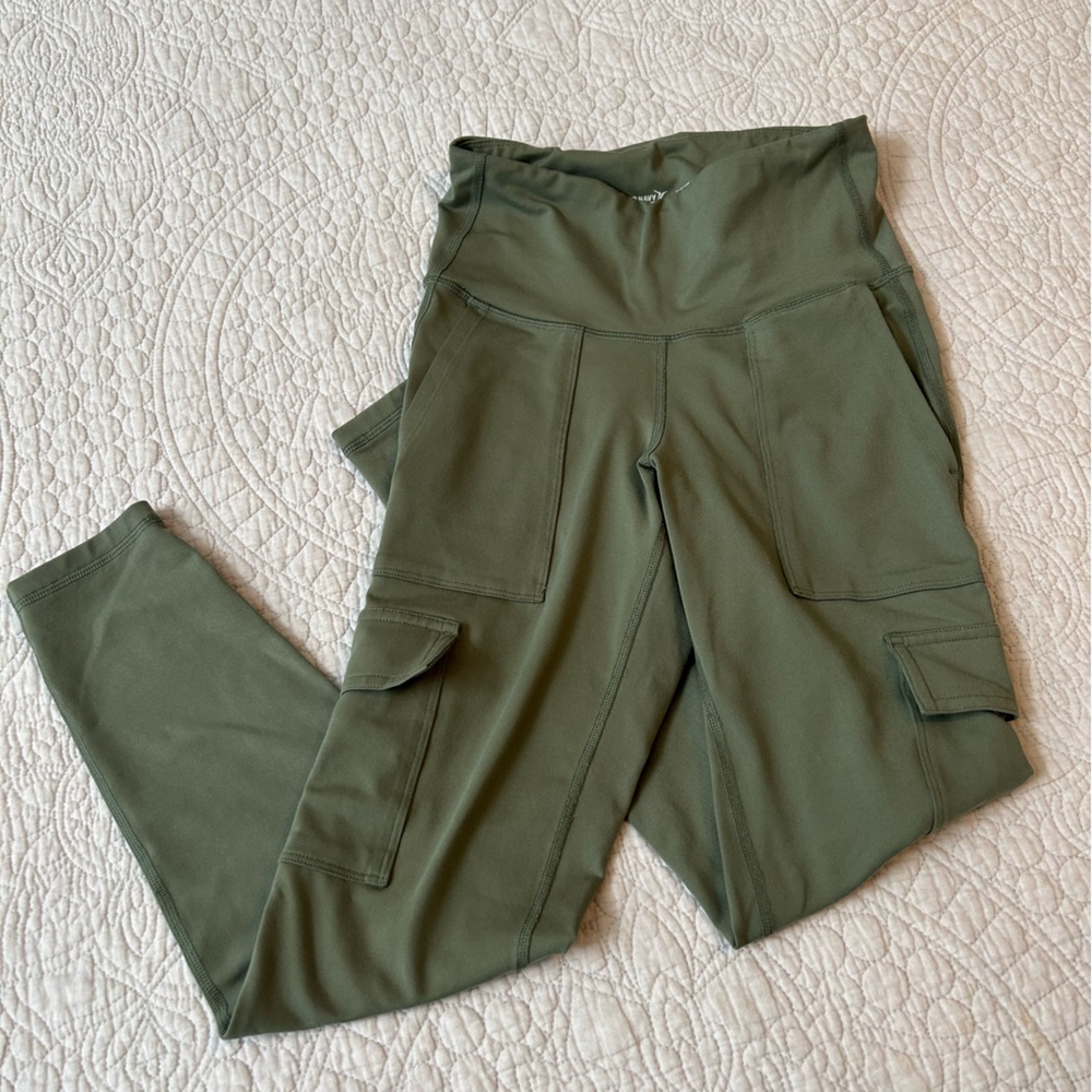 High waisted PowerPress cargo compression leggings